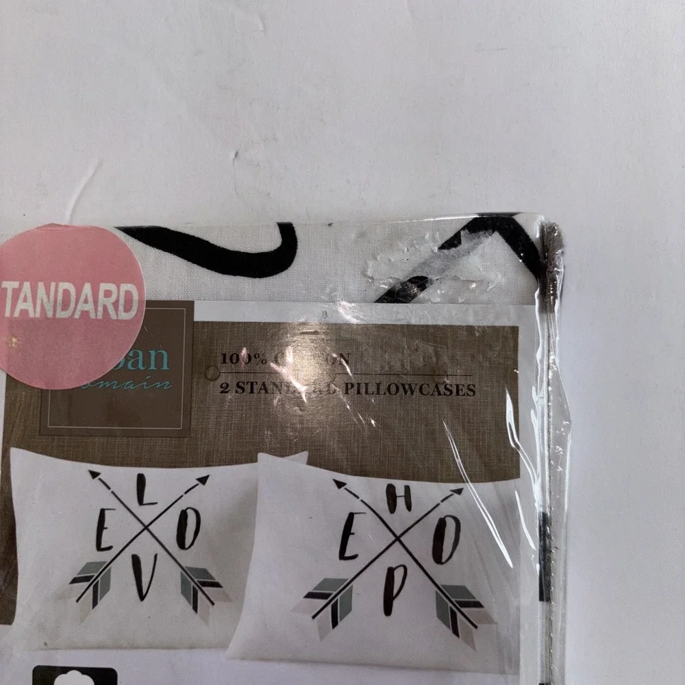 Urban Domain Love Hope 2 Standard Pillowcases NEW